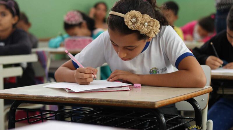 Estudantes da rede municipal conquistam primeiro lugar em concurso de redação e desenho