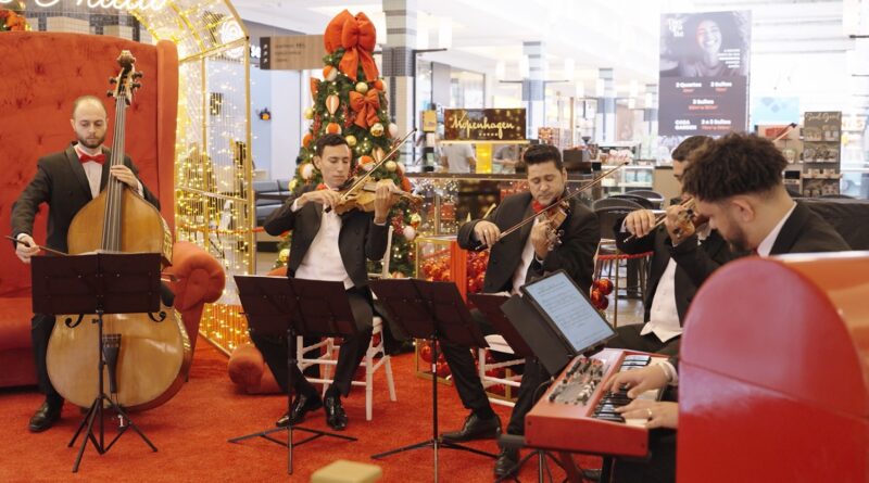 Cantata de Natal encanta neste sábado (21), no Buriti Shopping