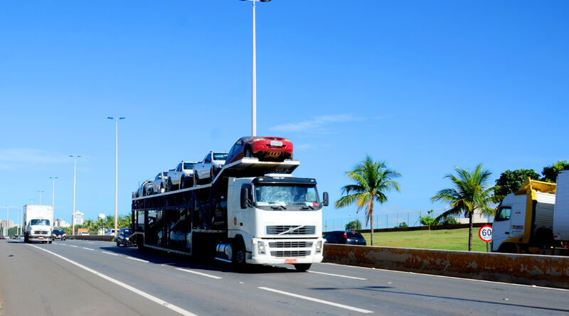 Tráfego de veículos pesados em Goiás: Goinfra informa sobre restrição em rodovias  neste feriado de Natal