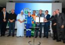 Prefeito de Goiânia, Sandro Mabel assina termo de cooperação no Dia Nacional do Gari para garantir acesso a banheiros em comércios