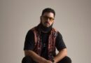 Luiz Porto faz show gratuito com sucessos do pop rock e MPB no Shopping Cerrado