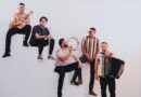 Música brasileira e clima descontraído tomam conta do Kasarão neste sábado 