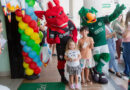 Cães terapêuticos e mascotes do futebol goiano levam interação ao Serviço de Atendimento Unimed Pediátrico