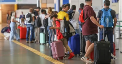 Pilotos e comissários podem entrar em greve a partir de 1º de janeiro