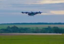 Eve, da Embraer, faz primeiro voo do protótipo de “carro voador”