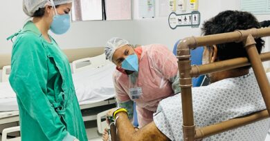 Cadeira de PVC se torna aliada na reabilitação de pacientes acamados no CEAP-SOL
