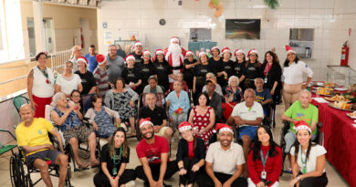 Entre músicas, abraços e esperança, Projeto Laços celebra o Natal com idosos do Abrigo São Vicente de Paulo